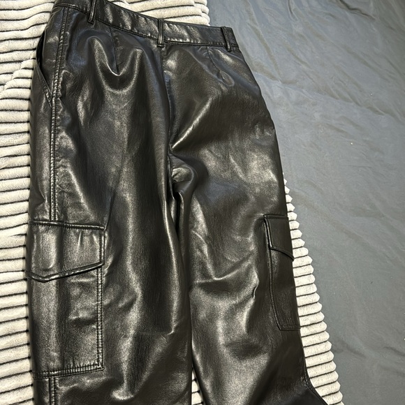 Aritzia Wilfred leather cargo pants size 10 - Picture 7 of 8